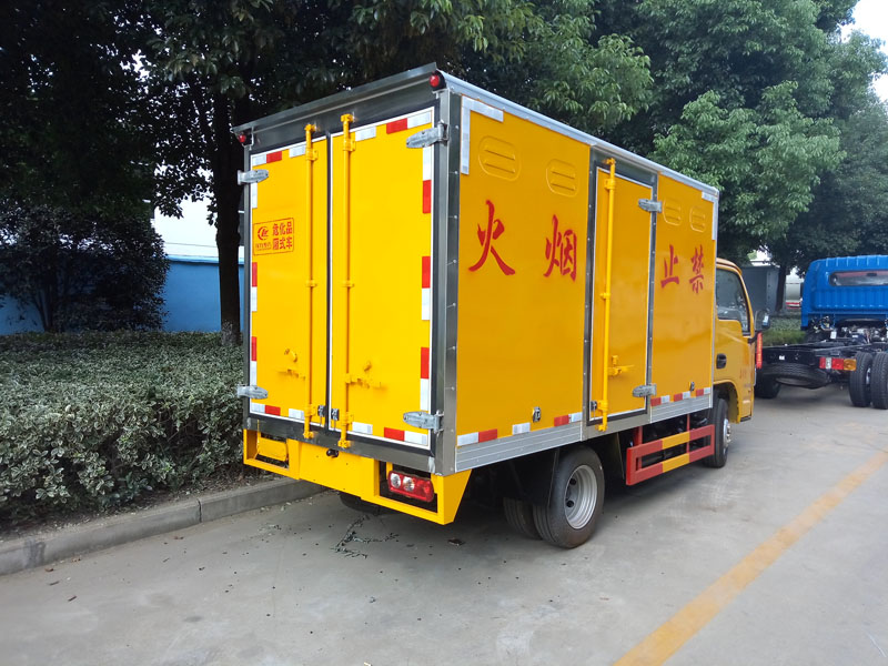 躍進柴油3米3（藍(lán)牌）液體廂式車