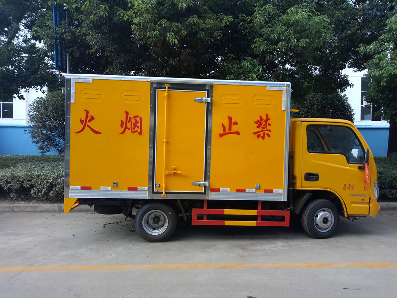 躍進柴油3米3（藍(lán)牌）液體廂式車